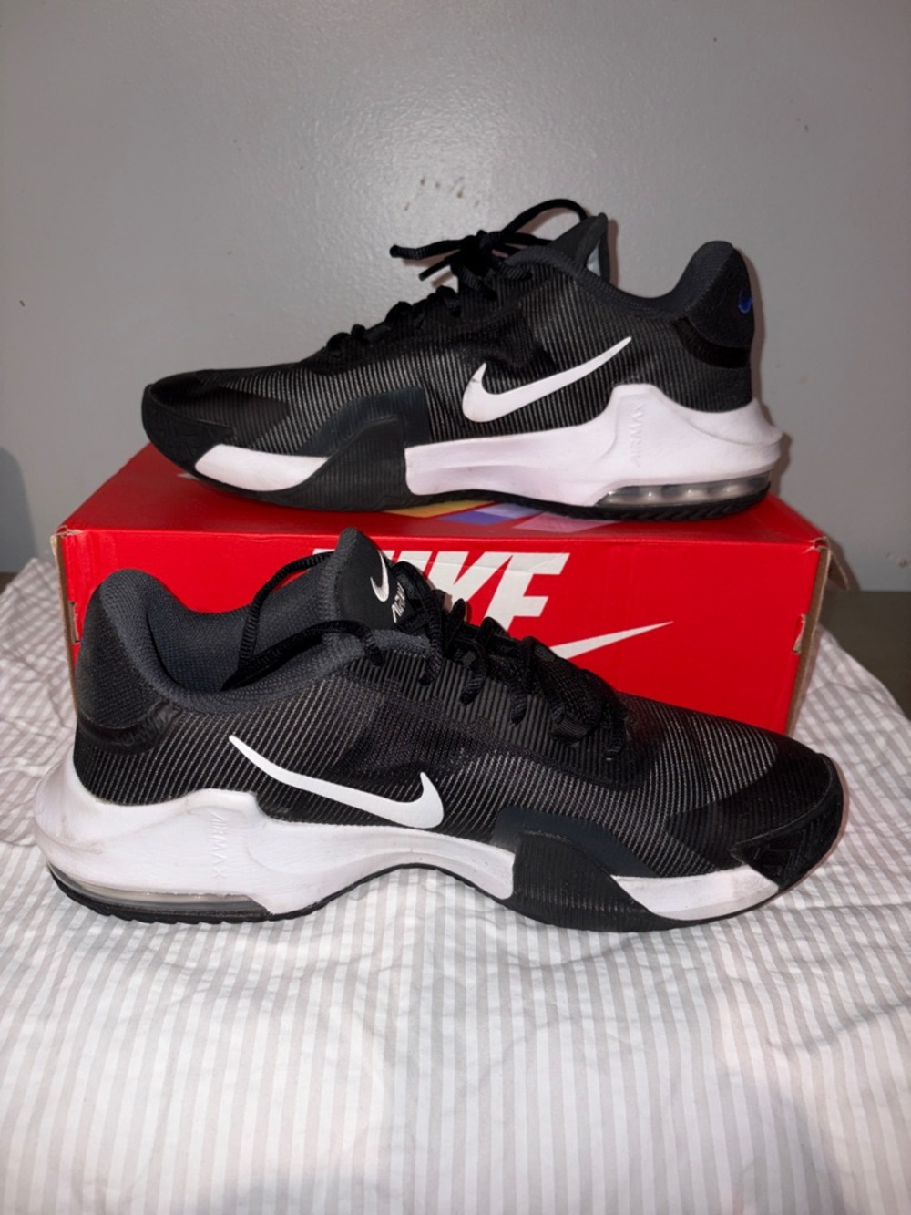 Nike Black and White Men's Training Sneakers